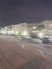 11930 NE 19th Dr 28, North Miami, FL 33181