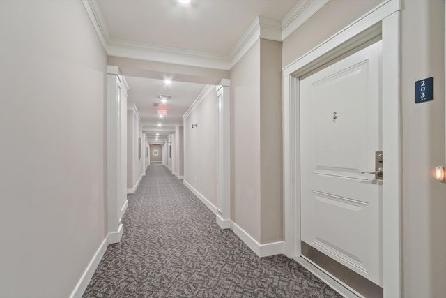 2 Francis Dr 203, Andover, MA 01810