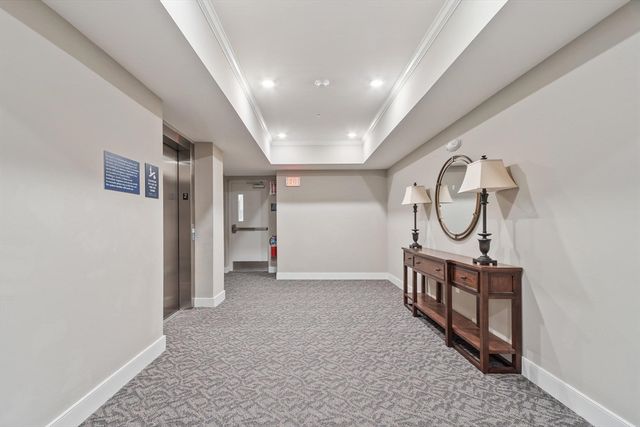 2 Francis Dr 203, Andover, MA 01810
