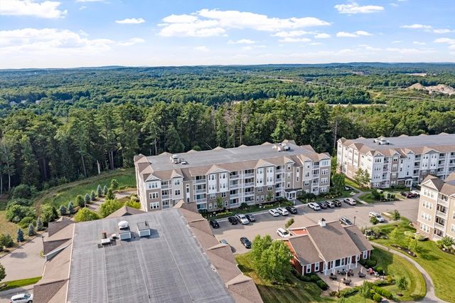 2 Francis Dr 203, Andover, MA 01810