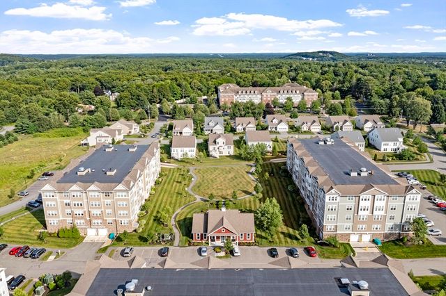 2 Francis Dr 203, Andover, MA 01810