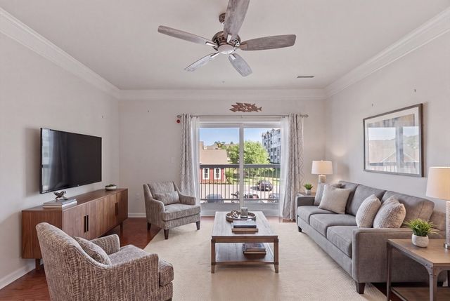 2 Francis Dr 203, Andover, MA 01810