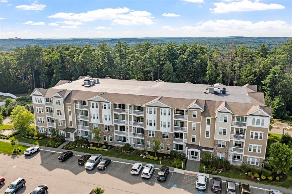 2 Francis Dr 203, Andover, MA 01810