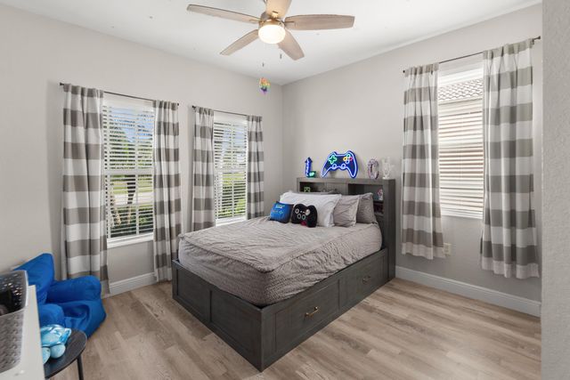 144 Bella Vista Way, Royal Palm Beach, FL 33411
