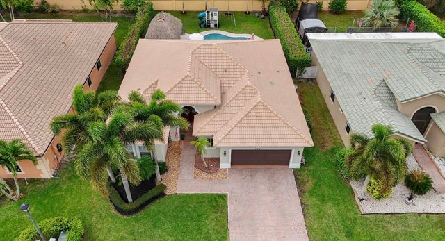 144 Bella Vista Way, Royal Palm Beach, FL 33411