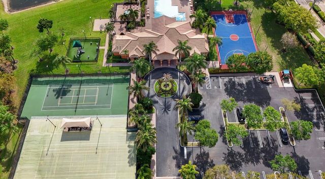 144 Bella Vista Way, Royal Palm Beach, FL 33411