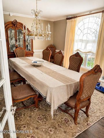 5 Hemlock Lane, Holmdel, NJ 07733