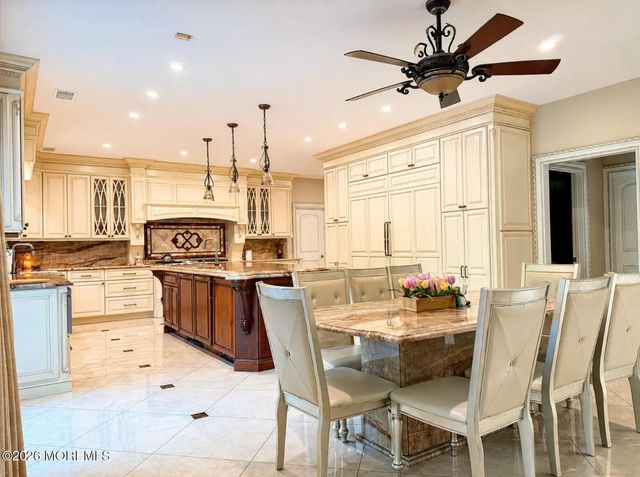 5 Hemlock Lane, Holmdel, NJ 07733