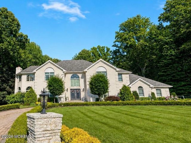 5 Hemlock Lane, Holmdel, NJ 07733