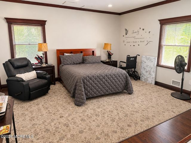 5 Hemlock Lane, Holmdel, NJ 07733