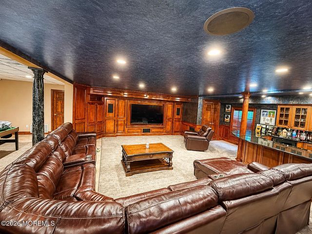 5 Hemlock Lane, Holmdel, NJ 07733