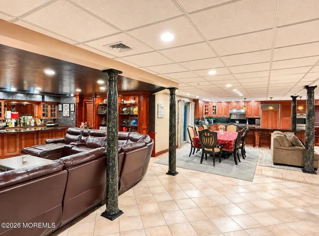 5 Hemlock Lane, Holmdel, NJ 07733