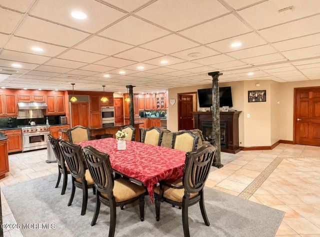 5 Hemlock Lane, Holmdel, NJ 07733