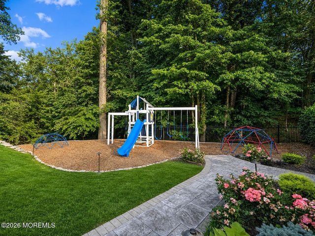 5 Hemlock Lane, Holmdel, NJ 07733