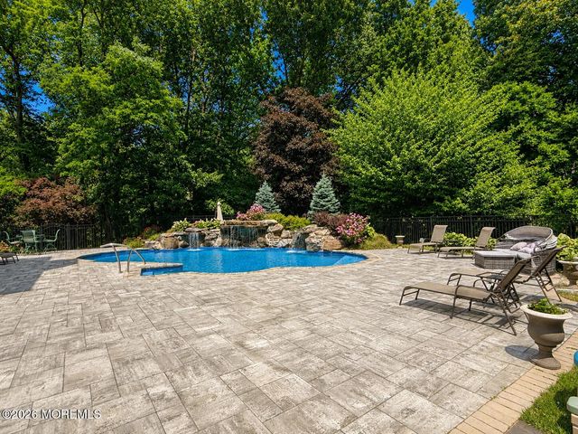 5 Hemlock Lane, Holmdel, NJ 07733