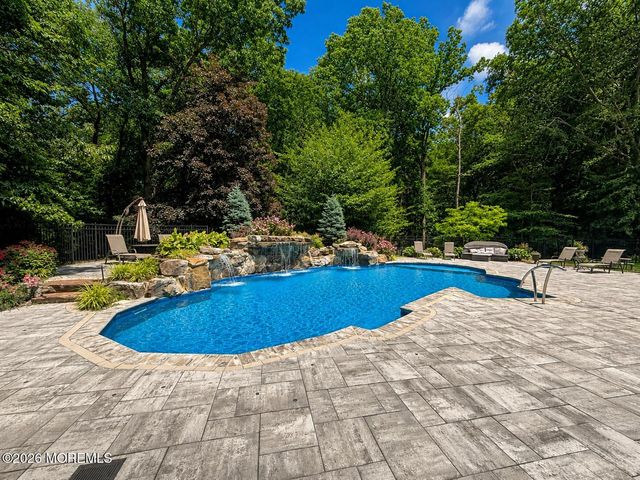 5 Hemlock Lane, Holmdel, NJ 07733