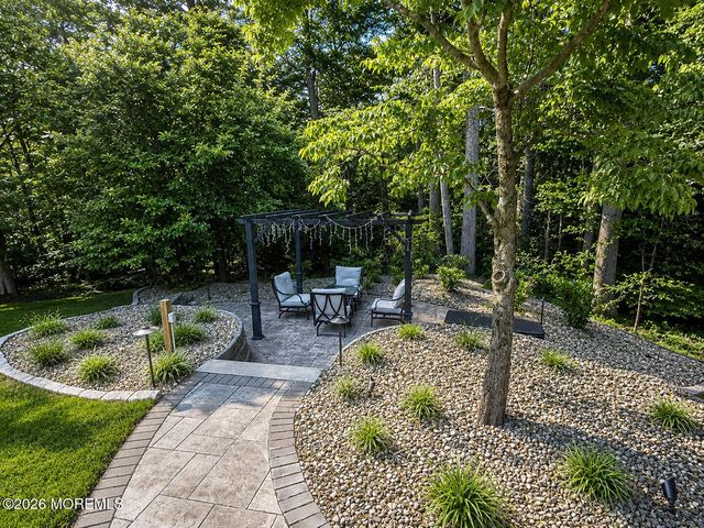 5 Hemlock Lane, Holmdel, NJ 07733