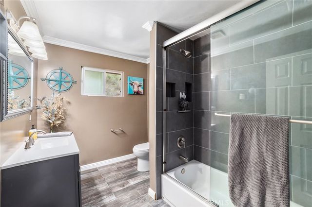 1080 1st, Norco, CA 92860