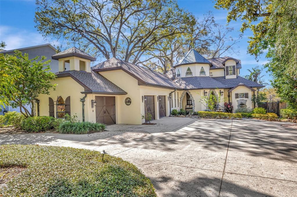 1108 W CHARTER STREET, Tampa, FL 33602