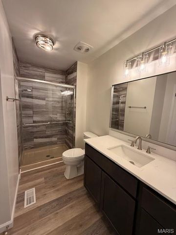 15047 Green Circle Drive, Chesterfield, MO 63017