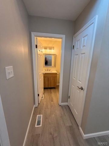 15047 Green Circle Drive, Chesterfield, MO 63017