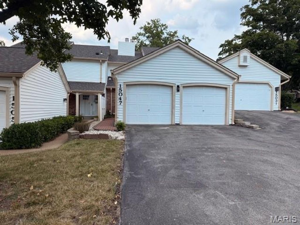 15047 Green Circle Drive, Chesterfield, MO 63017
