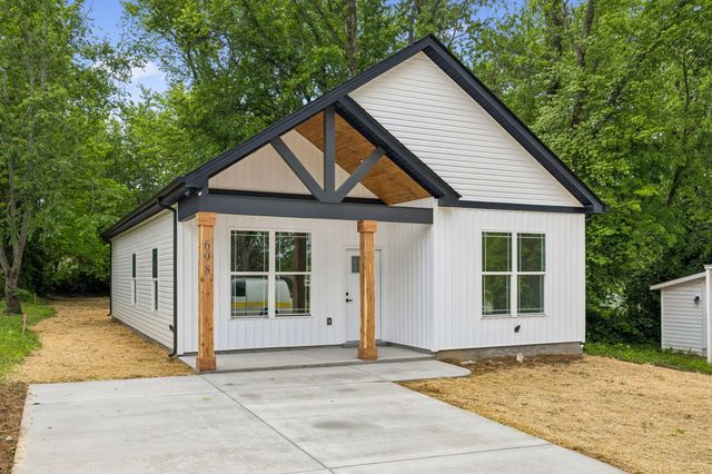 698 19th Ave, W, Springfield, TN 37172