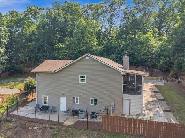 3105 Navajo Circle, Gainesville, GA 30501