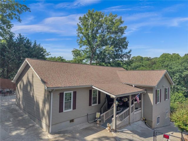 3105 Navajo Circle, Gainesville, GA 30501