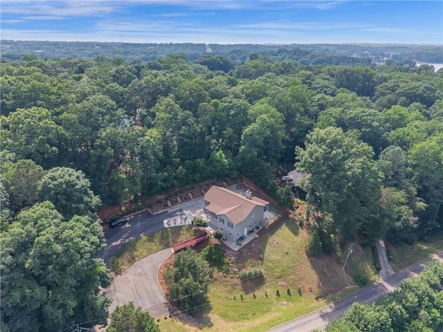 3105 Navajo Circle, Gainesville, GA 30501