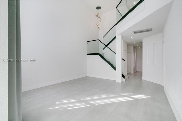 11583 NW 69th Ter, Doral, FL 33178
