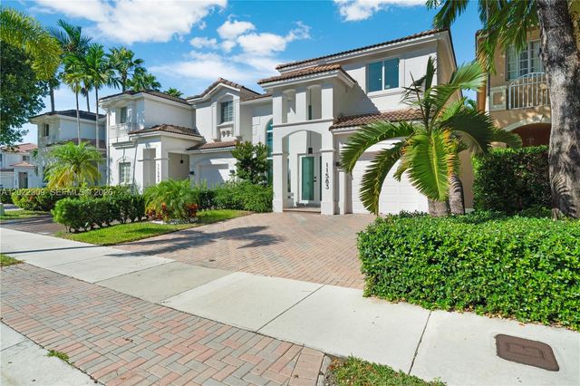 11583 NW 69th Ter, Doral, FL 33178