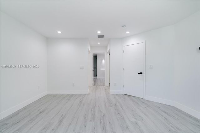 11583 NW 69th Ter, Doral, FL 33178