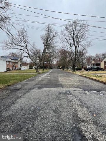 702 N STILES AVE, Maple Shade, NJ 08052