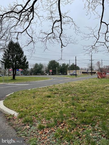 702 N STILES AVE, Maple Shade, NJ 08052