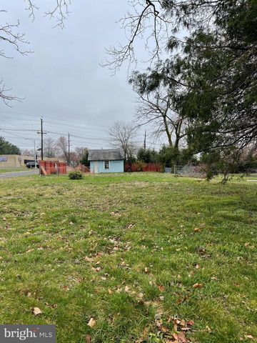 702 N STILES AVE, Maple Shade, NJ 08052
