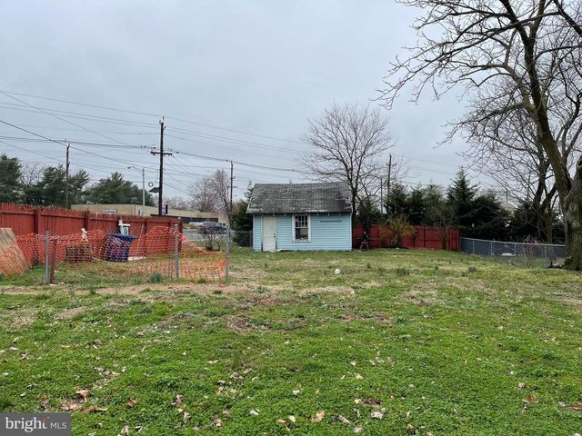 702 N STILES AVE, Maple Shade, NJ 08052