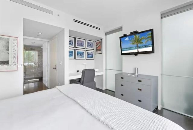 220 21st St 401, Miami Beach, FL 33139