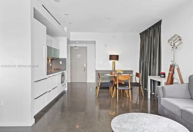 220 21st St 401, Miami Beach, FL 33139
