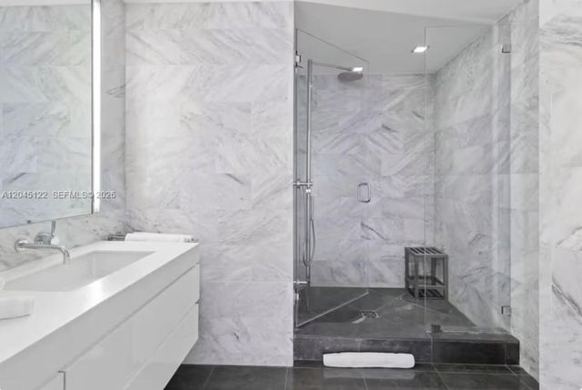 220 21st St 401, Miami Beach, FL 33139