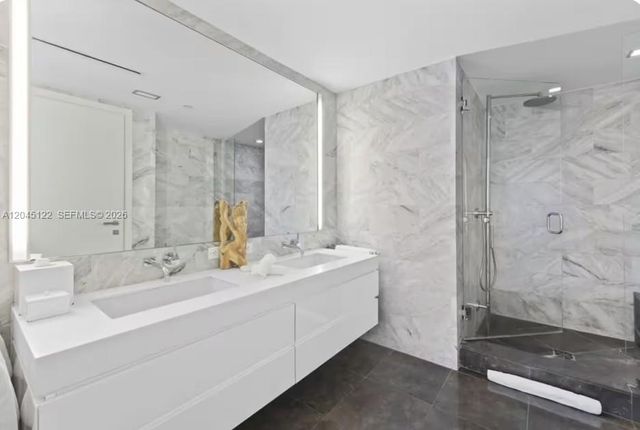 220 21st St 401, Miami Beach, FL 33139