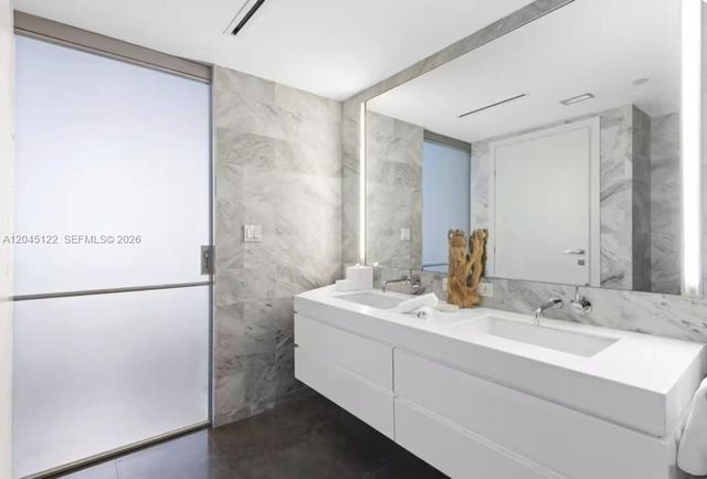 220 21st St 401, Miami Beach, FL 33139