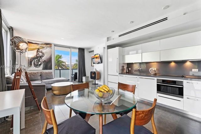 220 21st St 401, Miami Beach, FL 33139