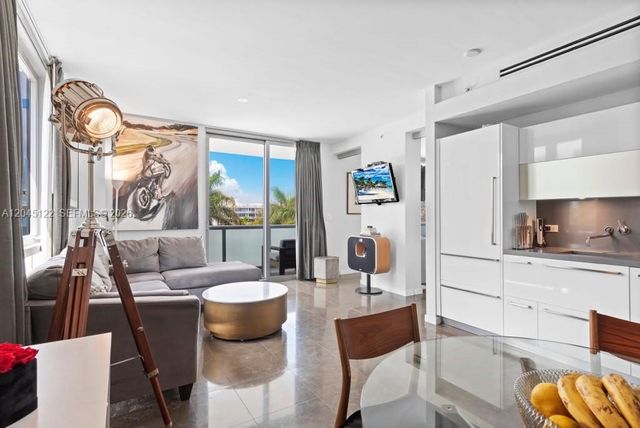 220 21st St 401, Miami Beach, FL 33139