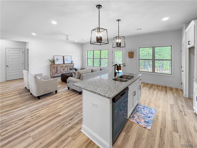 18068 Northview, Northport, AL 35475