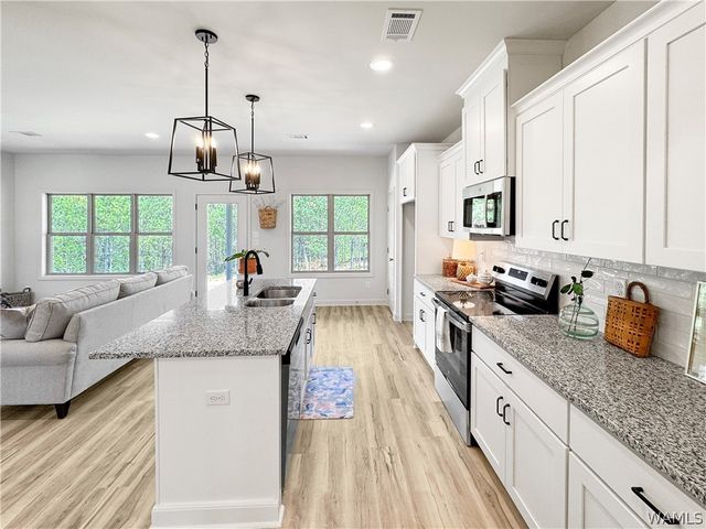 18068 Northview, Northport, AL 35475