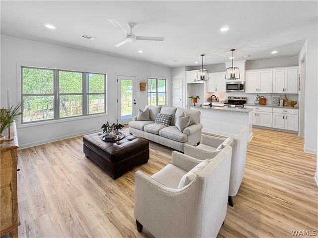 18068 Northview, Northport, AL 35475