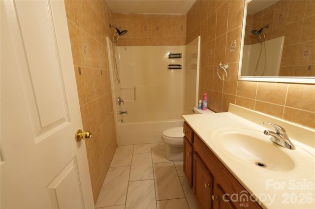 6410 Castlewynd Court, Charlotte, NC 28212