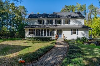 7 Roosevelt St, Hadley, MA 01035