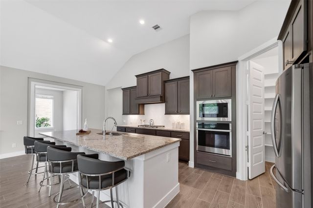 3415 Mckinney Ridge Drive, Houston, TX 77059